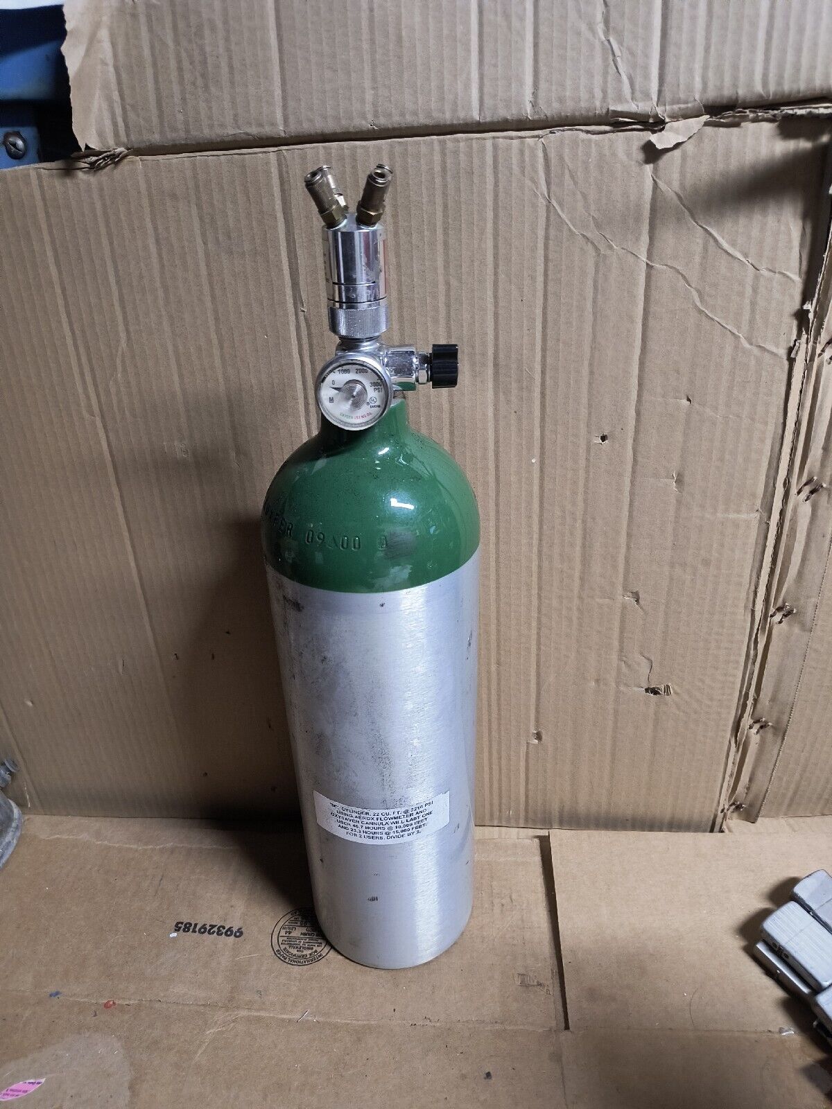 Size M Aerox Aviation Oxygen Systems, Inc. Emergency 4 Connection Valve Used