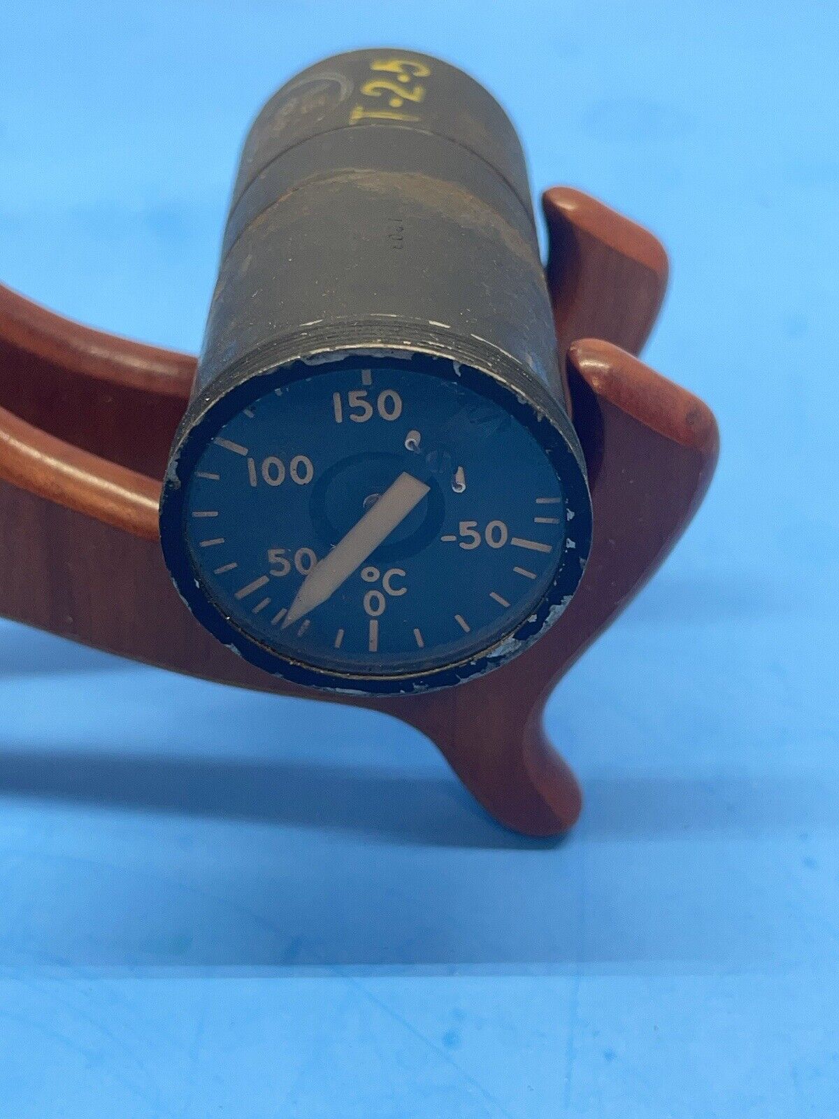 Vintage LEWIS ENG Avia temperature indicator 163B2