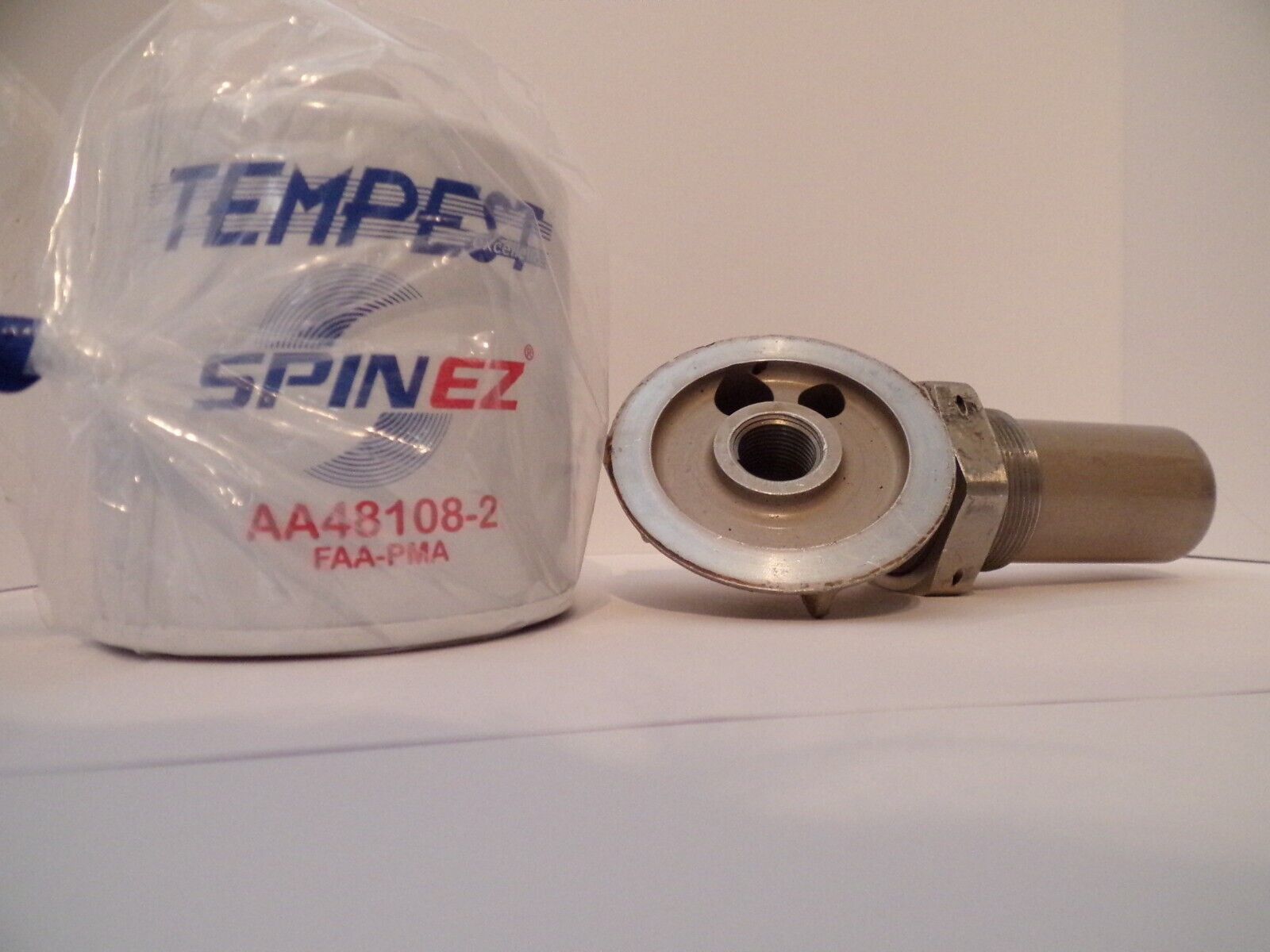 Cessna 150 oil filter adapter with one new filter