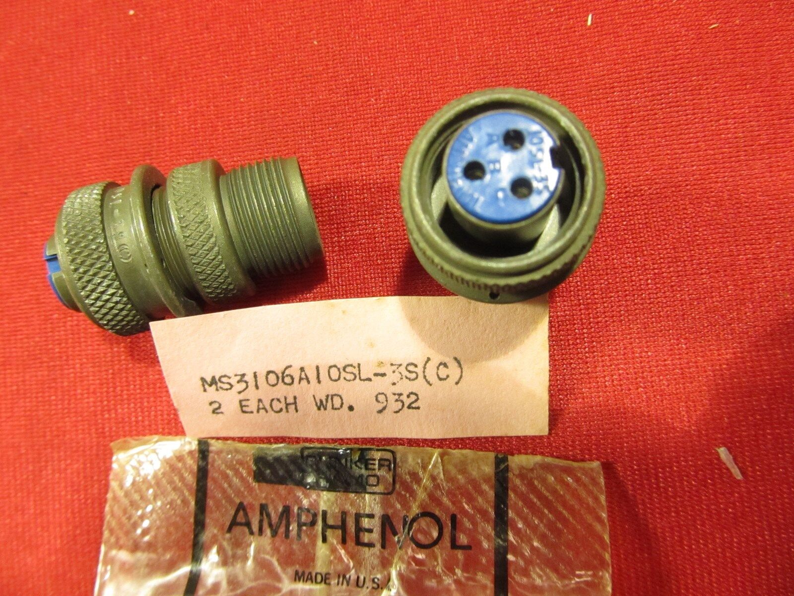 lot of 2 Amphenol AMP Connector Plug used most Turn Bank slip 3 pin MS3106A-10S