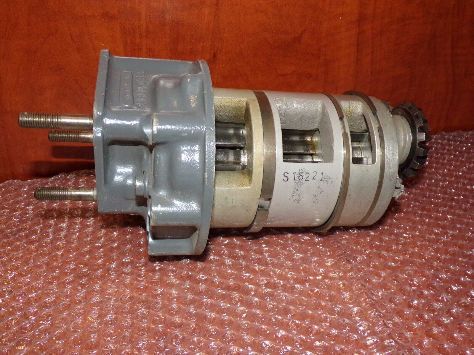 S-16221 Aircraft Gear Assy and Housing 29804-4282