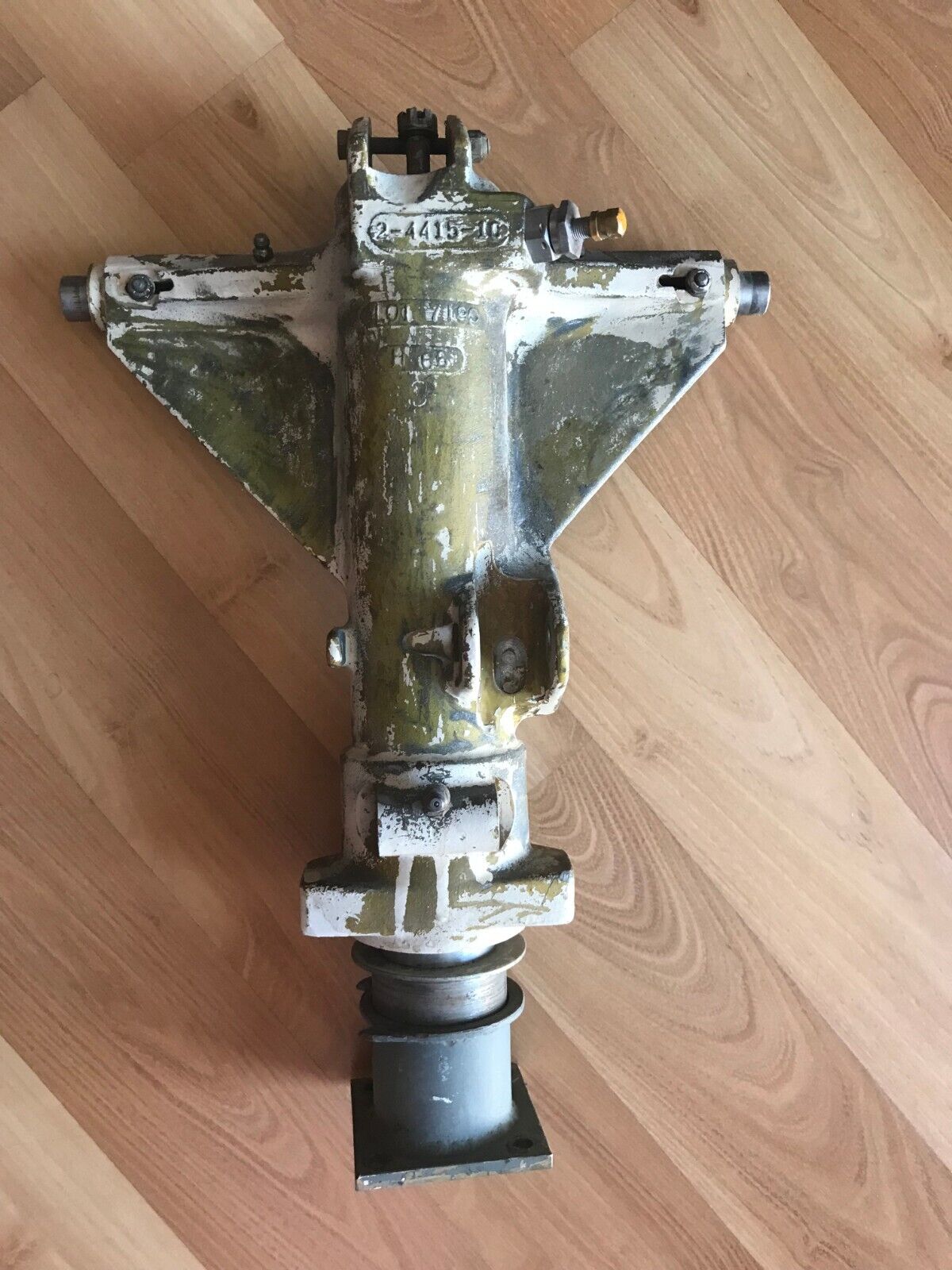 Pre-Owned Lake Amphibian Buccaneer Aircraft Nose Gear Assembly 2-4415-10