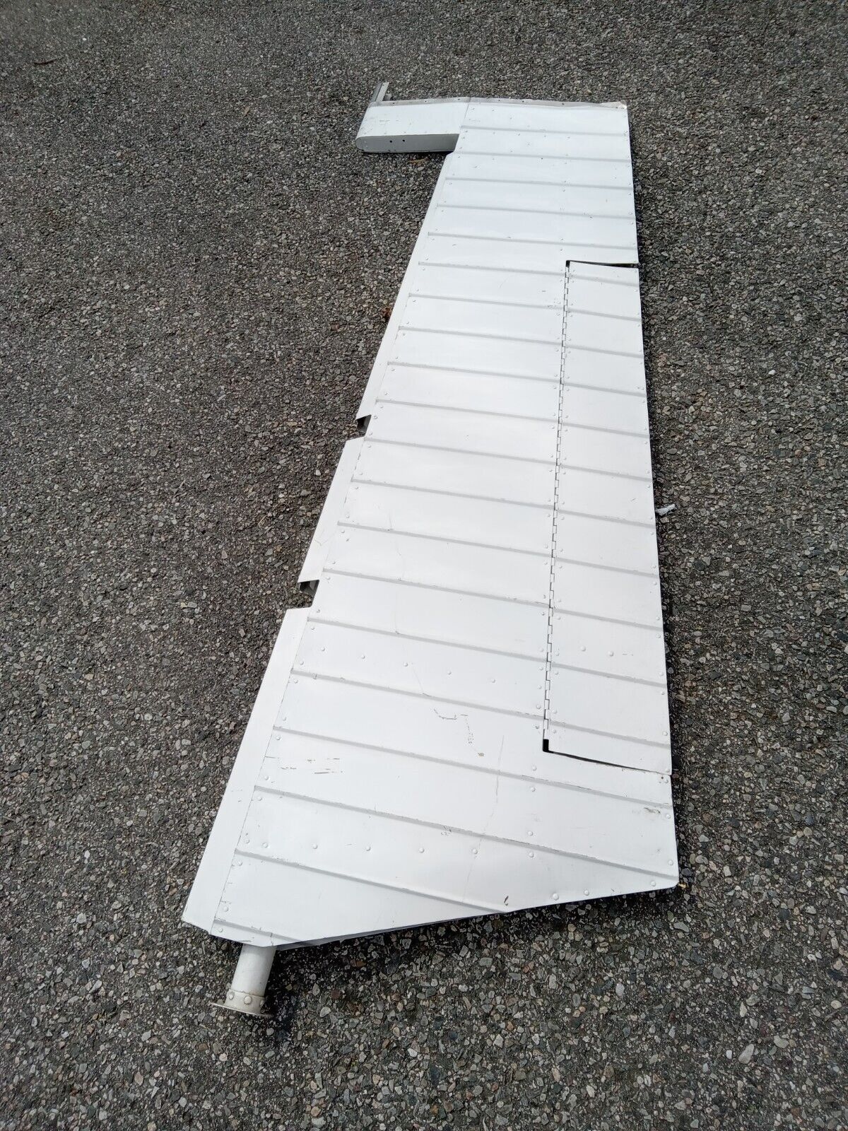 Cessna 172  -  182  ???? Elevator  rudder ,  used , unknown condition   AS IS