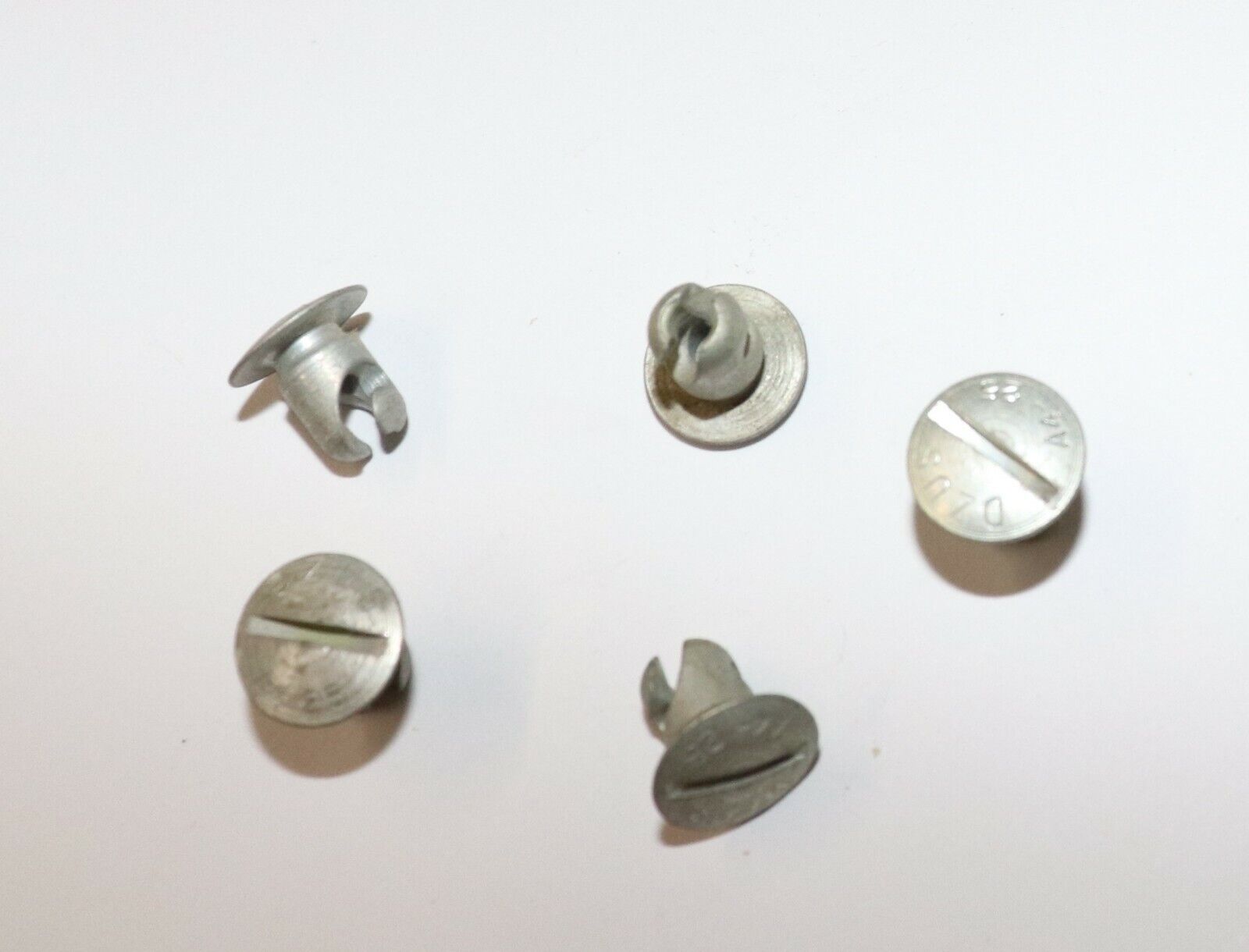 5 New A4-25 Oval Head Stud Short DZUS Fasteners - Get 5 for $3.95