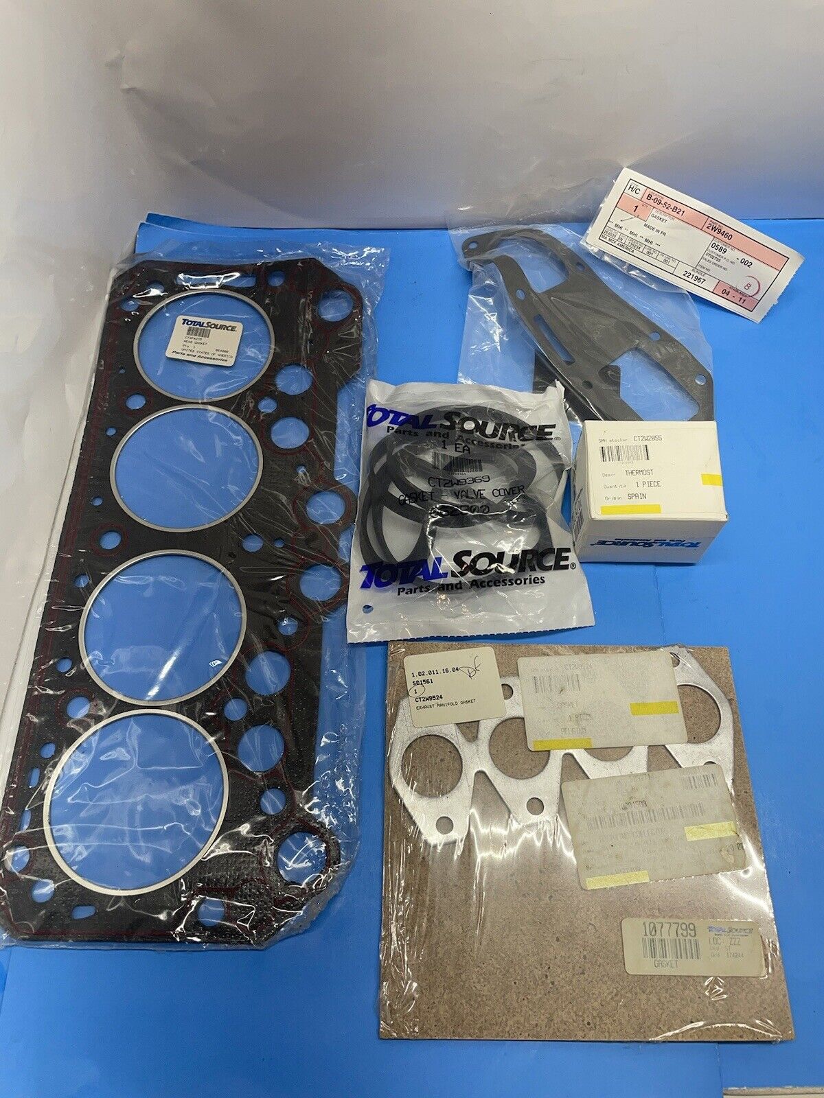 Lot Of 5: 4 Gaskets And Thermostat 