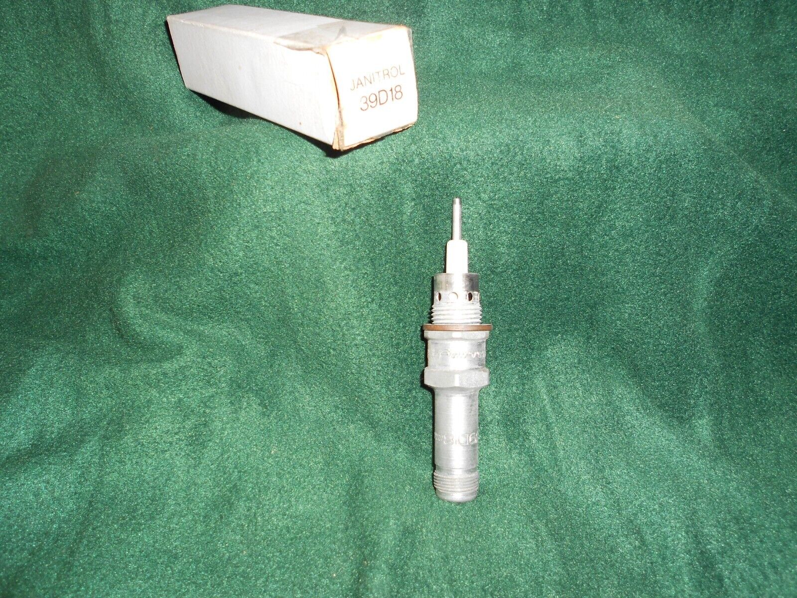 JANITROL NEW IGNITOR P/N 39D18 (NOS)