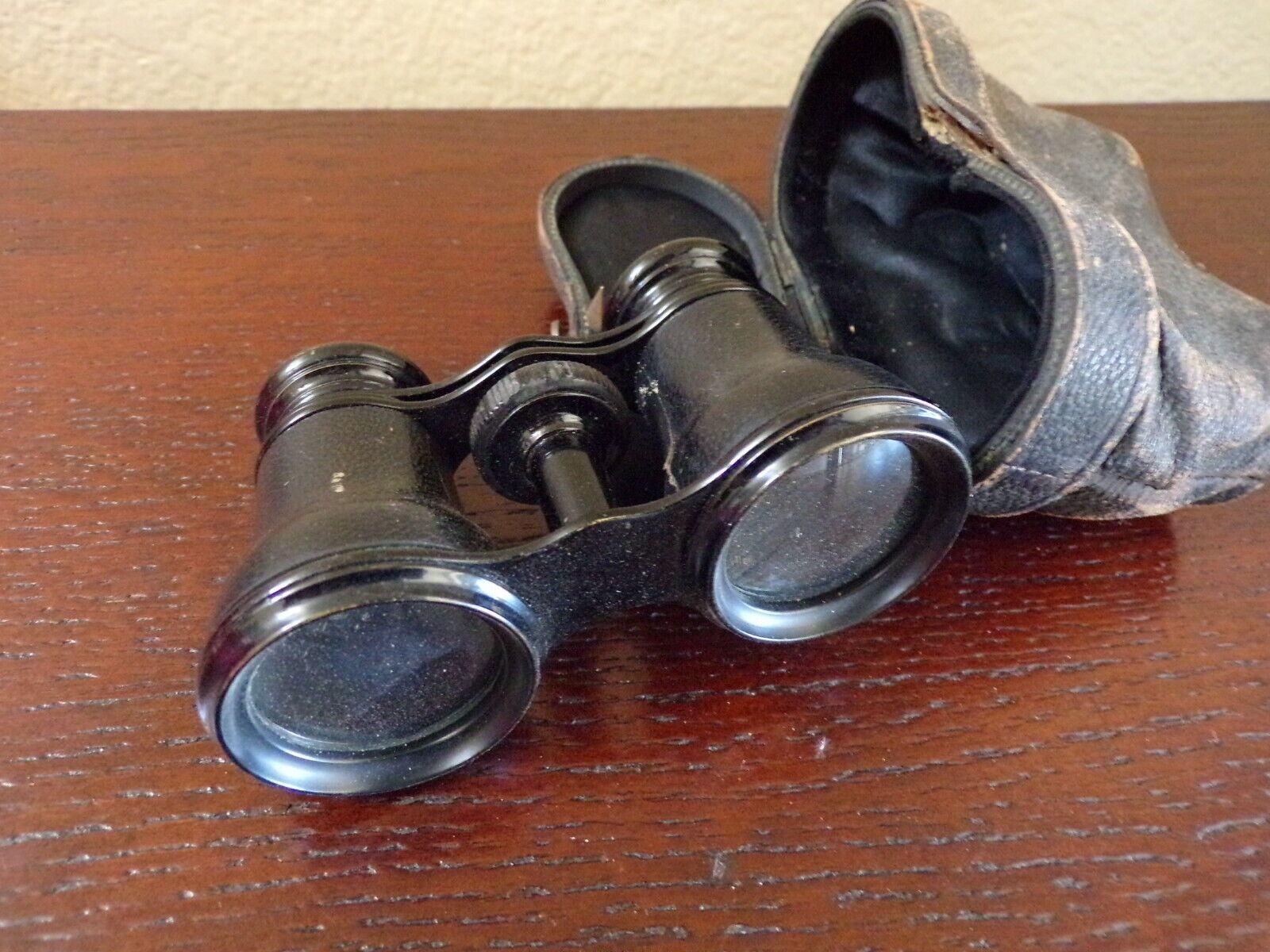 Vintage La Reine Paris Binoculars
