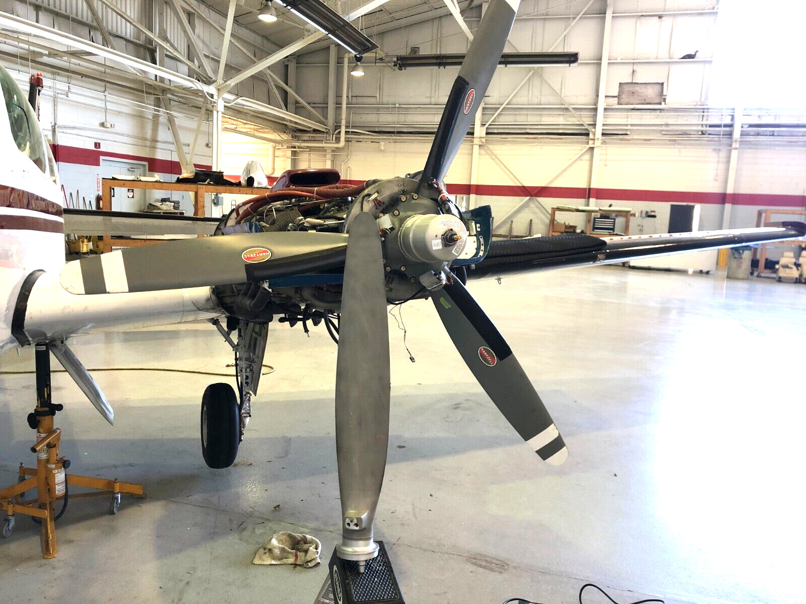 One Hartzell Airplane Propeller Blade For Display Novelty Use Beechcraft Baron