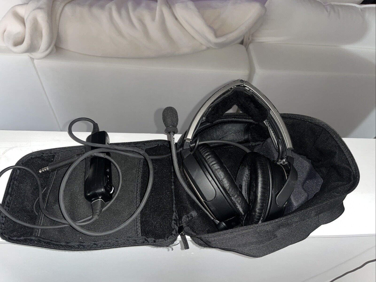 Bose A20 Aviation Headset with - Dual Plug Cable (blk) w/Carry Bag
