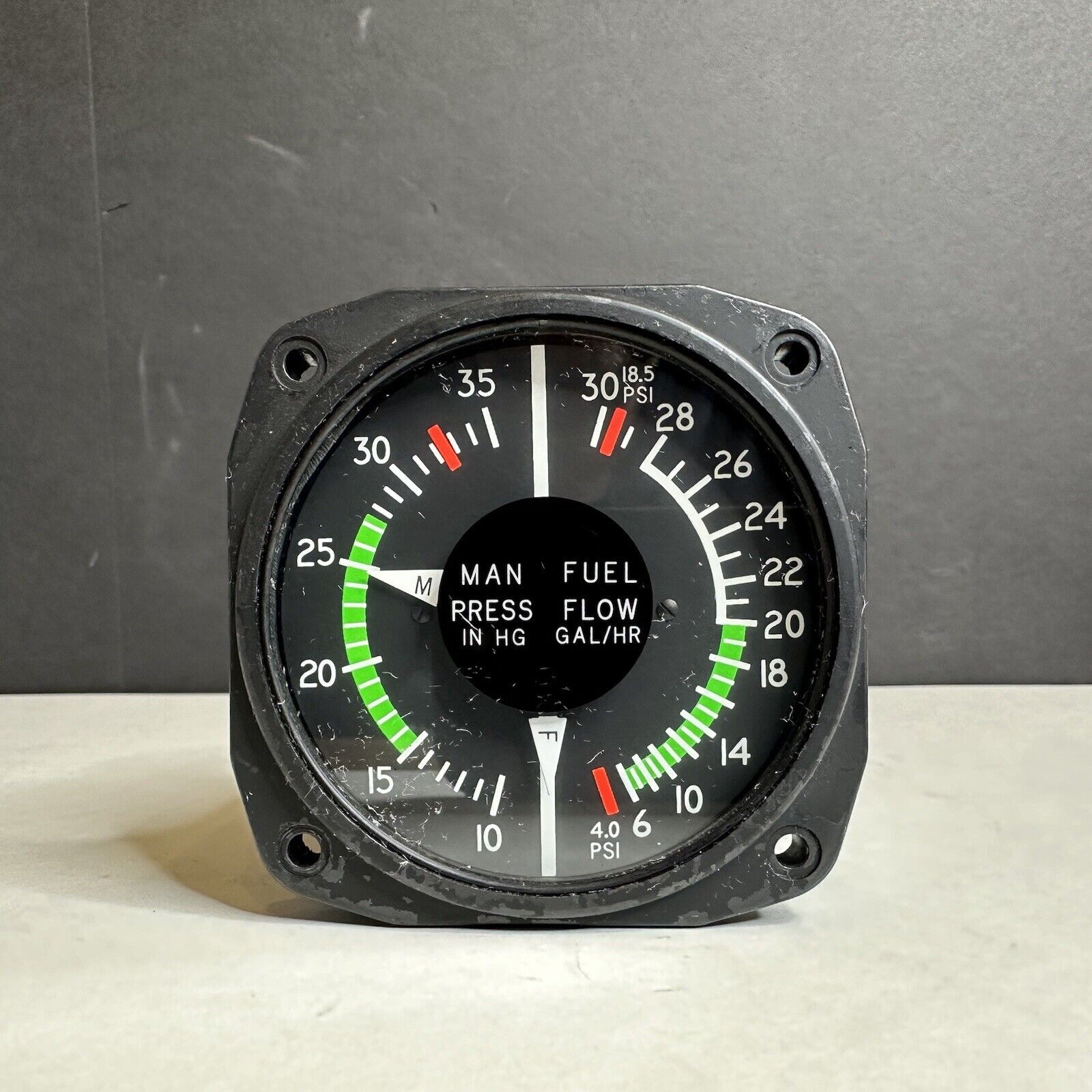 United Instruments 6331 Manifold Fuel Pressure Indicator Cessna C662037-0102