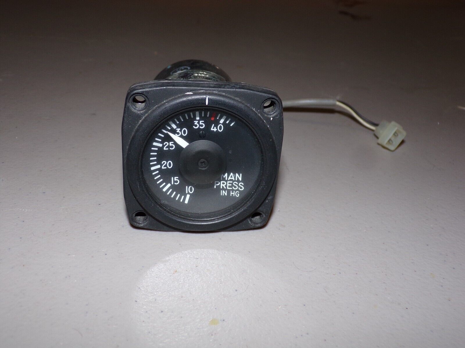 United Instruments Manifold Pressure Gauge 6411