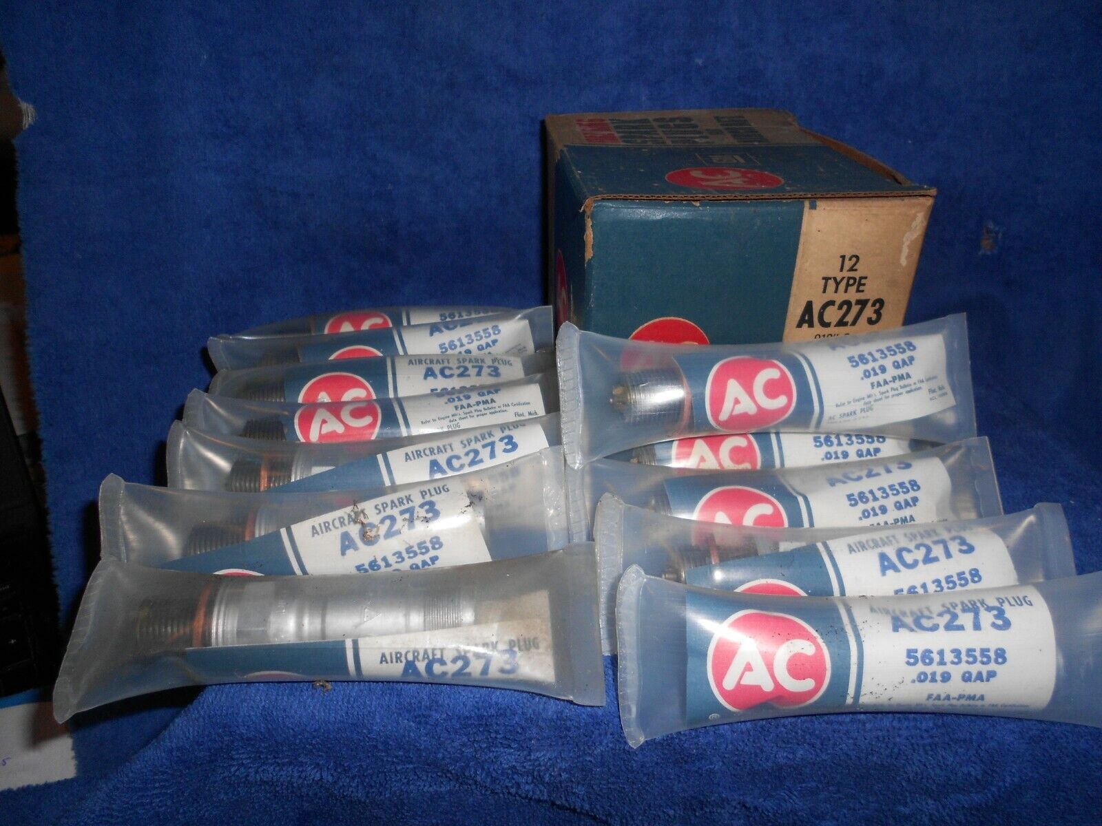 AC 273 (NOS) NEW IN SEALED PACKAGING AIRCRAFT SPARK PLUGS