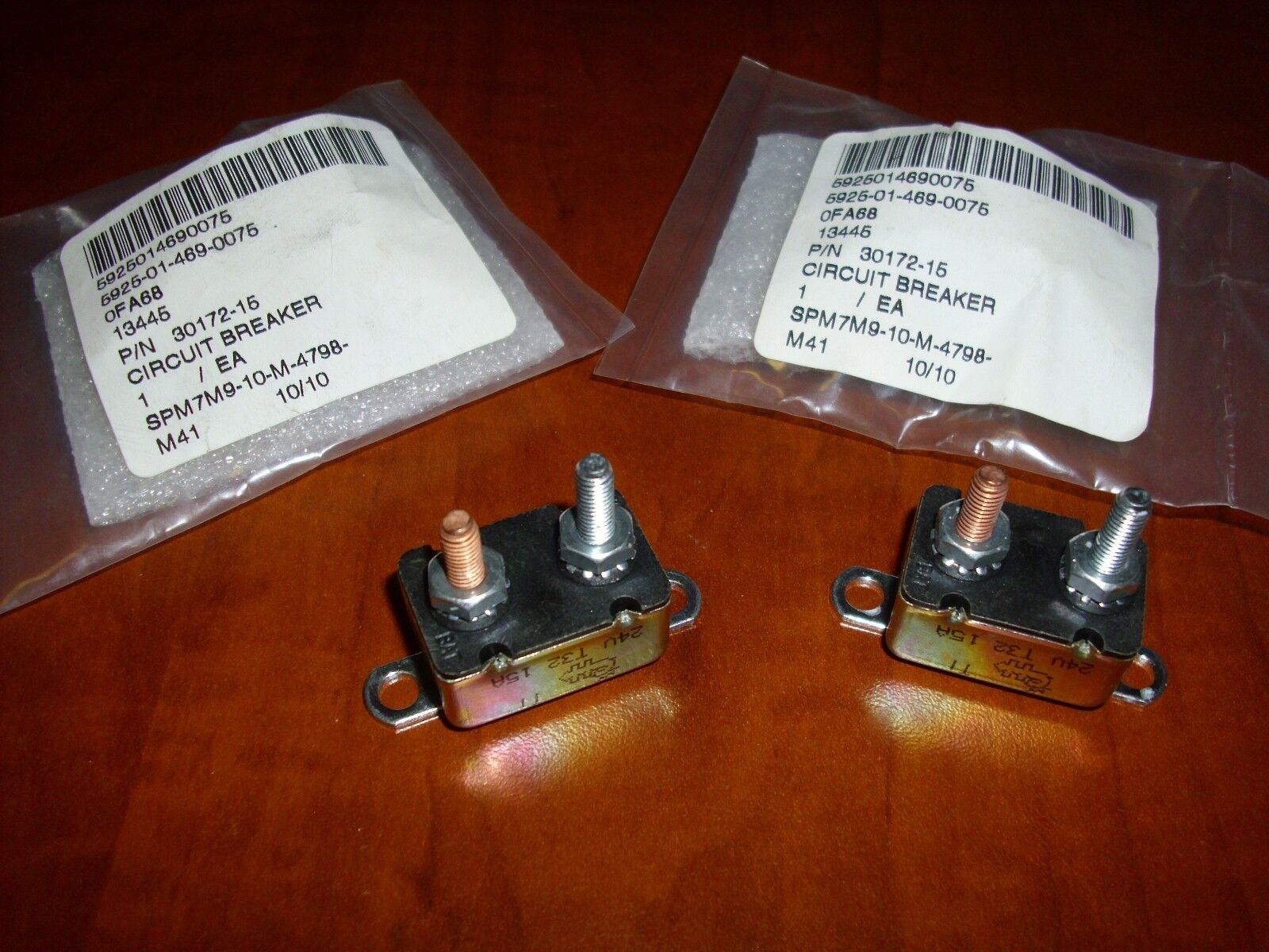 2 Cole Hersee 30172-15 Fuse and Circuits with Bracket 15A 24V 5925-01-469-0075